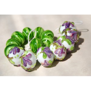 "Wisteria": set of beads